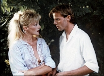 Arielle Dombasle et Pascal Greggory dans Pauline  la plage (1983). Photo TCD